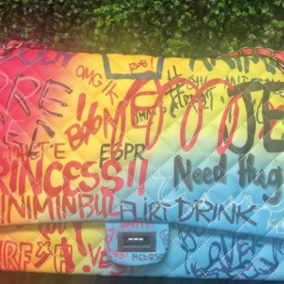 OVERSIZE GRAFITTI HANDBAG - Picture 3 of 4